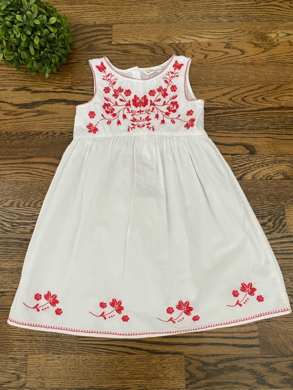 Beebay Little Girls White Dress w/ Red Flower  Embroidery Sz 6